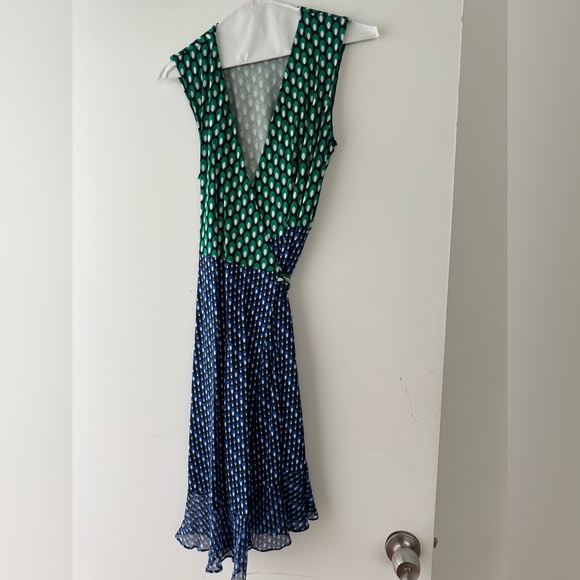 Diane Von Furstenberg Dresses & Skirts - Diane Von Furstenberg Green and Blue Silk Jersey Wrap Dress